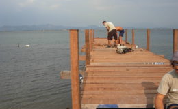 2010-operae-srl-infissione-pali-in-legno-per-pontili43